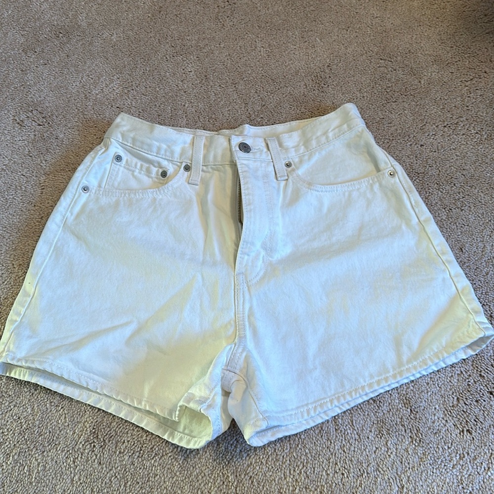 Levi’s high waits loose leg Jean shorts